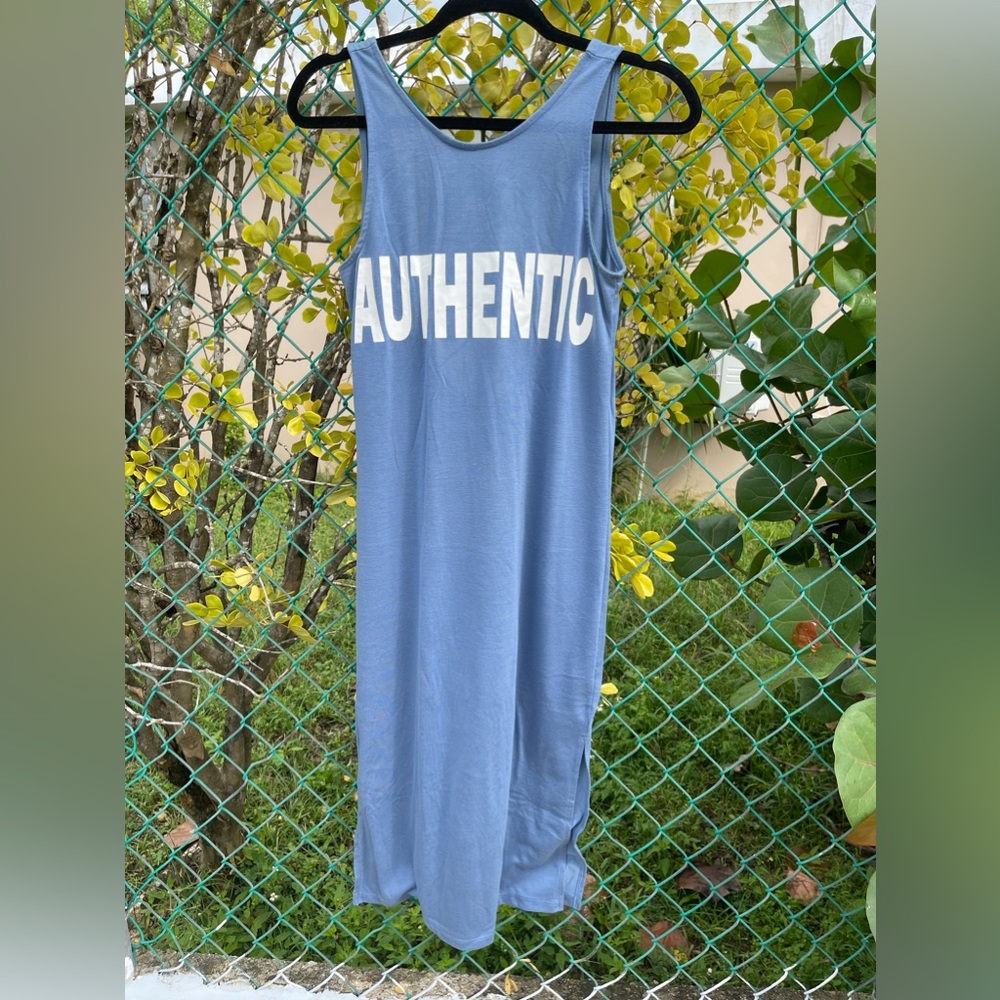 🛍 Blue Authentic dress| Used like new 
$8.00 | US 6

DM for more info 📩